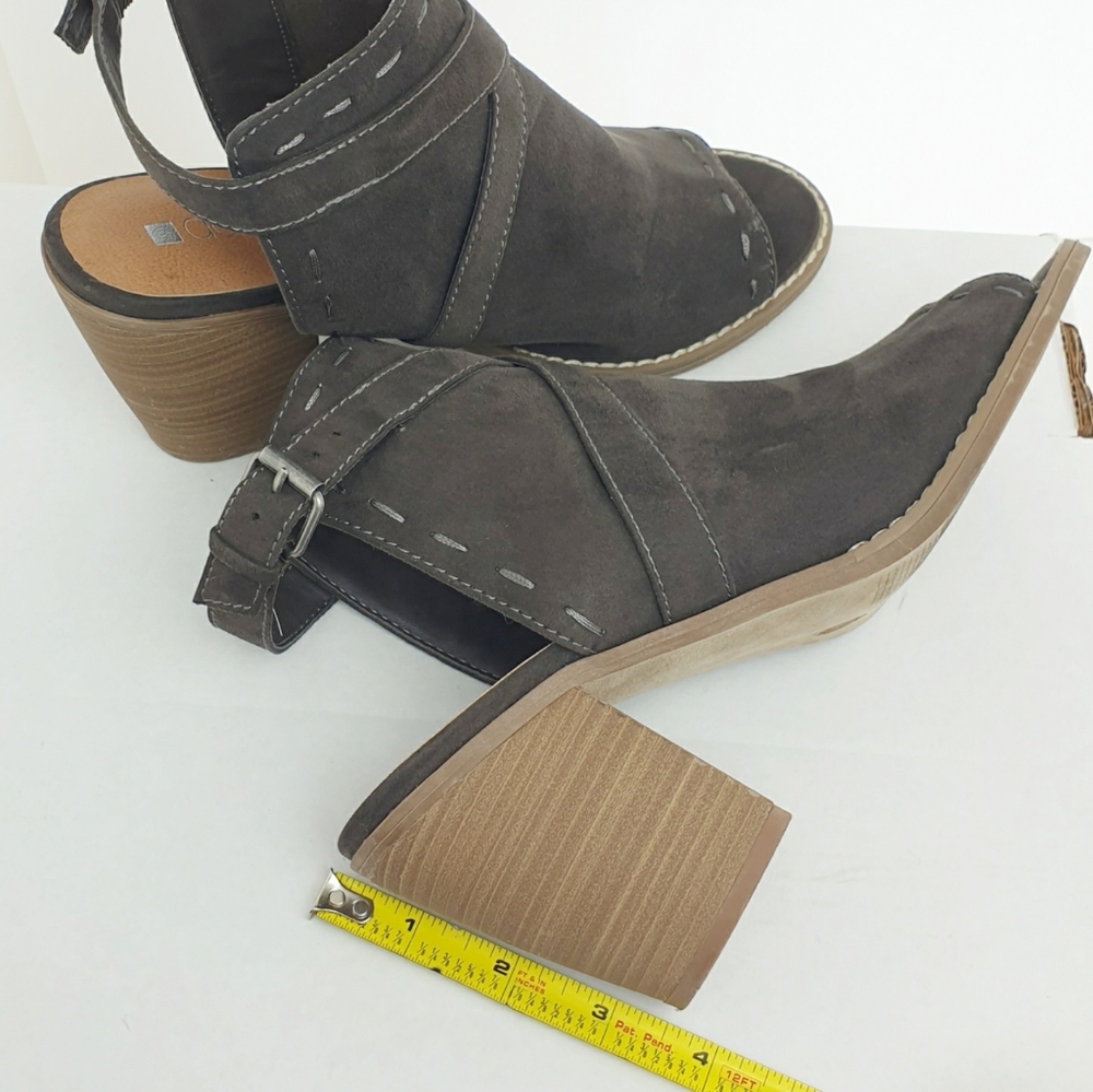 Dolcetta Brooke peep toe stacked chunky heel boots confort boho chic festival8.5